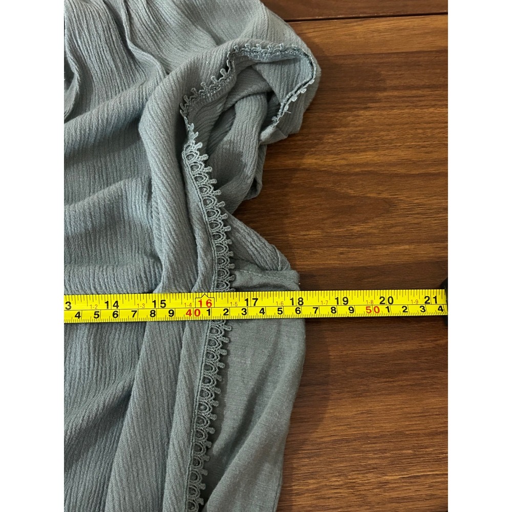 Sage Green Layered V-Neck Top Women Size M Crochet Lace Trim - Picture 4 of 7